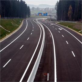 Straßenerhalter und Straßenbauunternehmen